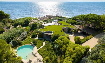 Golden Coastline Retreat