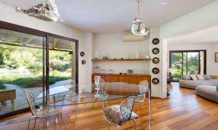 Golden Coastline Retreat 7