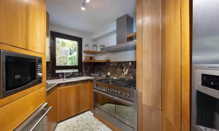 Golden Coastline Retreat 9