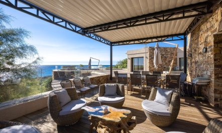 Golden Coastline Retreat 3