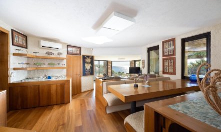 Golden Coastline Retreat 6