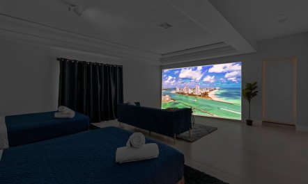 Golden Palms Retreat 9