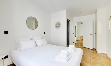 Picnic at the Champs De Mars 8