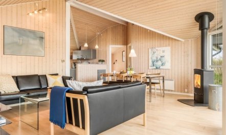 'Dory' - 1.0km from the sea 2