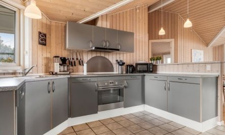 'Dory' - 1.0km from the sea 5