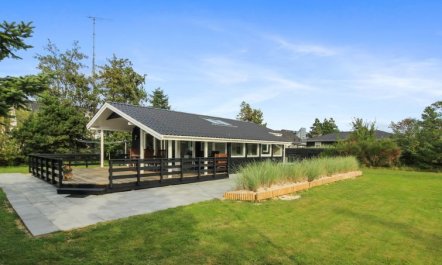 'Hildegarde' - 900m from the sea