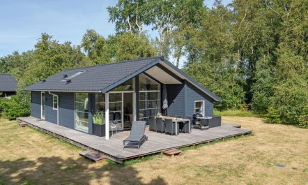 'Jelke' - 50m from the sea