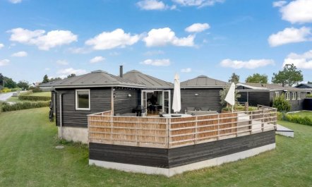 'Glenda' - 2.1km from the sea 1