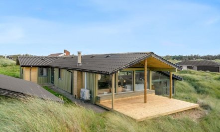 'Myrna' - 250m from the sea 5