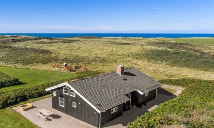 'Aiana' - 300m from the sea