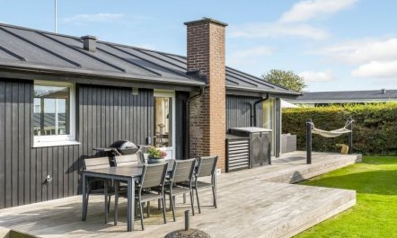 'Hubertina' - 75m from the sea 2