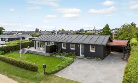 'Hubertina' - 75m from the sea 1