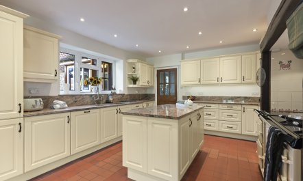 The Surrey Hideaway 6