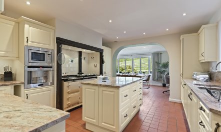 The Surrey Hideaway 7