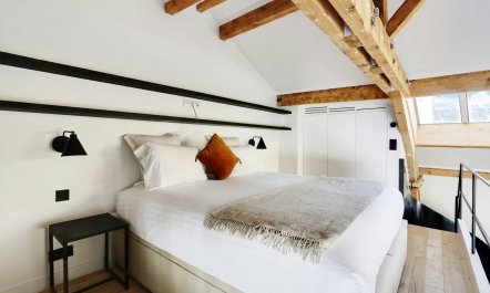 Old Parisian Jewel 1