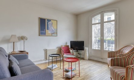 Elegant Parisian Dwelling 2