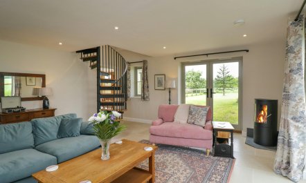 Cotswold Honey Coloured Cottage 1