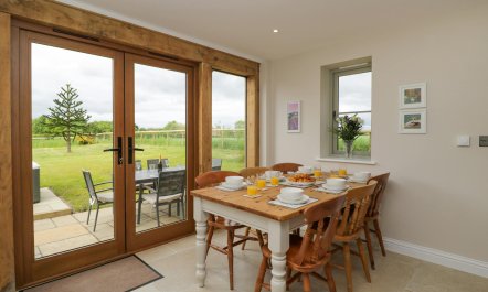 Cotswold Honey Coloured Cottage 3