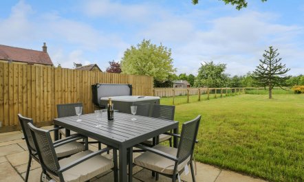 Cotswold Honey Coloured Cottage 3