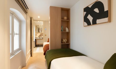 The Pearl of the Seine 8