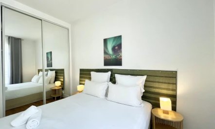 Golden Avenue 7