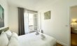 Golden Avenue 8