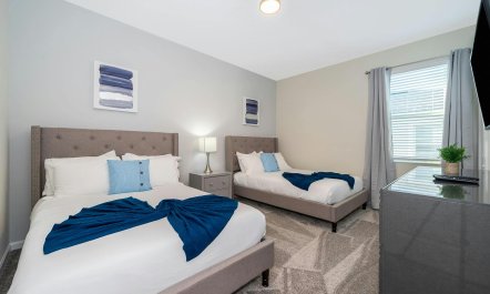 Balcony on the Green 9