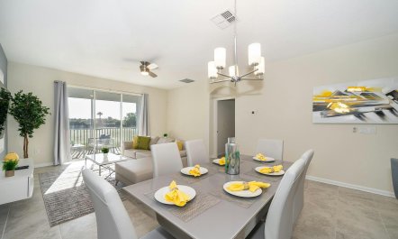 Balcony on the Green 6