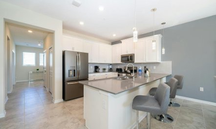 Balcony on the Green 5