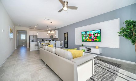 Balcony on the Green 3