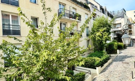 Elegant Avenue 1