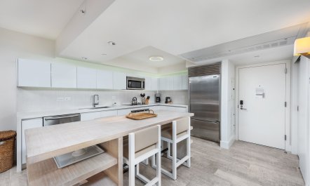 Miami's Beach Jewel 9