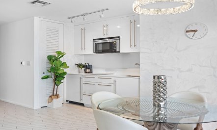 South Beach Bolthole 5