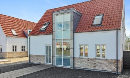 'Kimon' - 600m from the sea