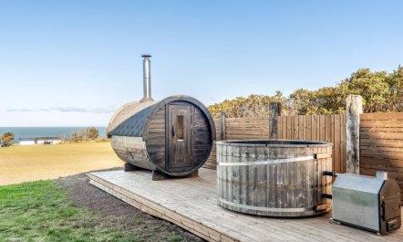 'Elida' - 400m from the sea 7