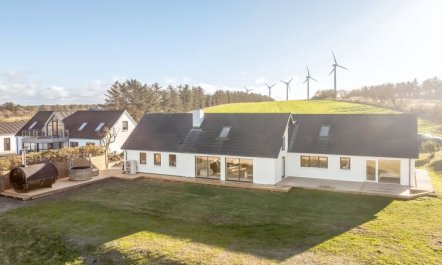 'Elida' - 400m from the sea 2