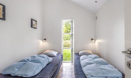 'Talitha' - 40m from the sea 6