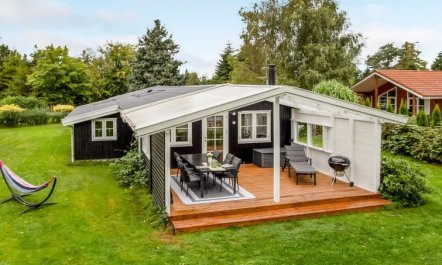 'Fernandine' - 400m from the sea