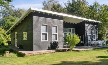 'Erikke' - 575m from the sea