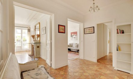 Stylish Paris Home 8