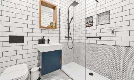 Hampton Court Finery 9