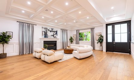 Tarzana Farmhouse 9