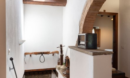 Tuscan Garden Retreat 7