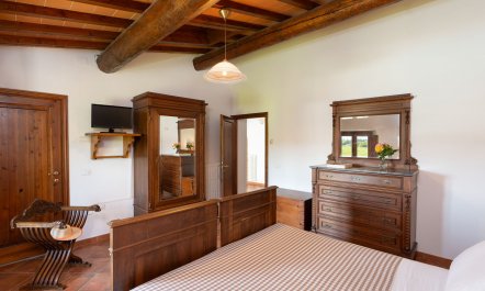 Tuscan Garden Retreat 9