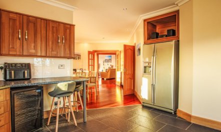 Benderloch House & Frobost Lodge 9