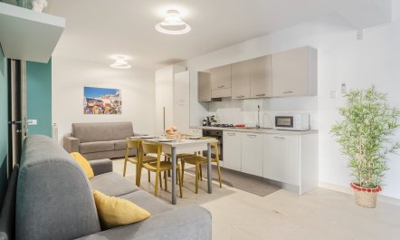 The Seaside Apartment 5