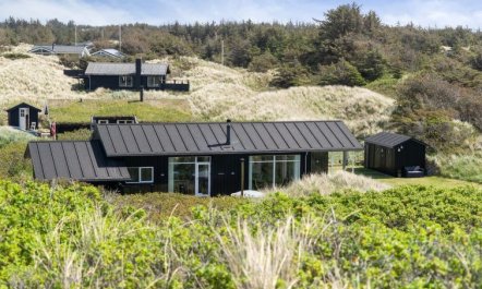 'Ejnarine' - 300m from the sea 5