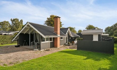 'Hannah' - 200m from the sea 2