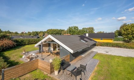 'Thamina' - 200m to the fjord 7