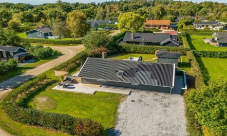 'Thamina' - 200m to the fjord 2